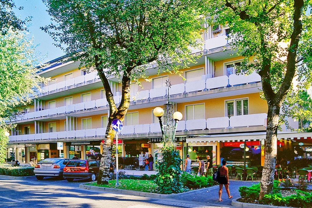 Residence Bussola Bibione Exterior foto